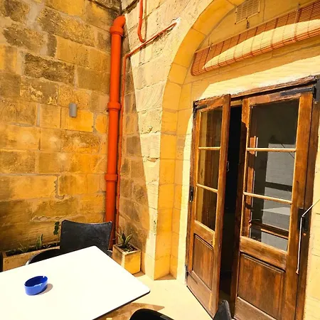 Charming Pool Side בית נופש Xagħra