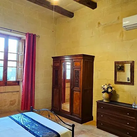 Charming Pool Side * Xagħra