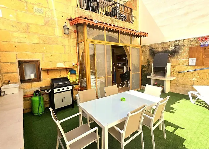 Traditional Gozo Holiday home *